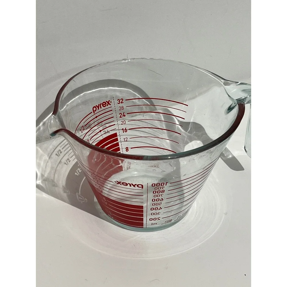 Pyrex 4 Cup 1 Liter Glass Measuring Cup Red Graphics Made in USA 32oz Clear